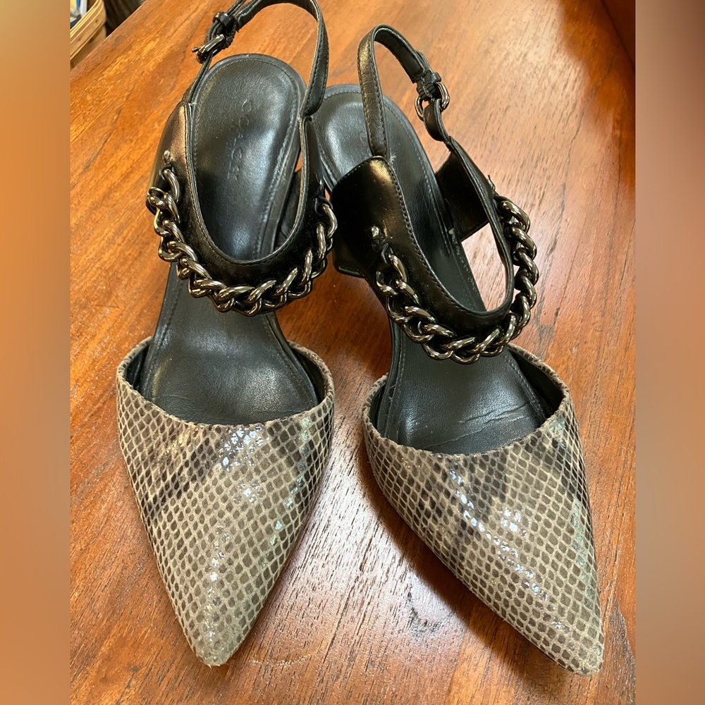 COACH 6.5B Snakeskin Garland style women’s heel 2 & 5/8”high. Excl preowned.